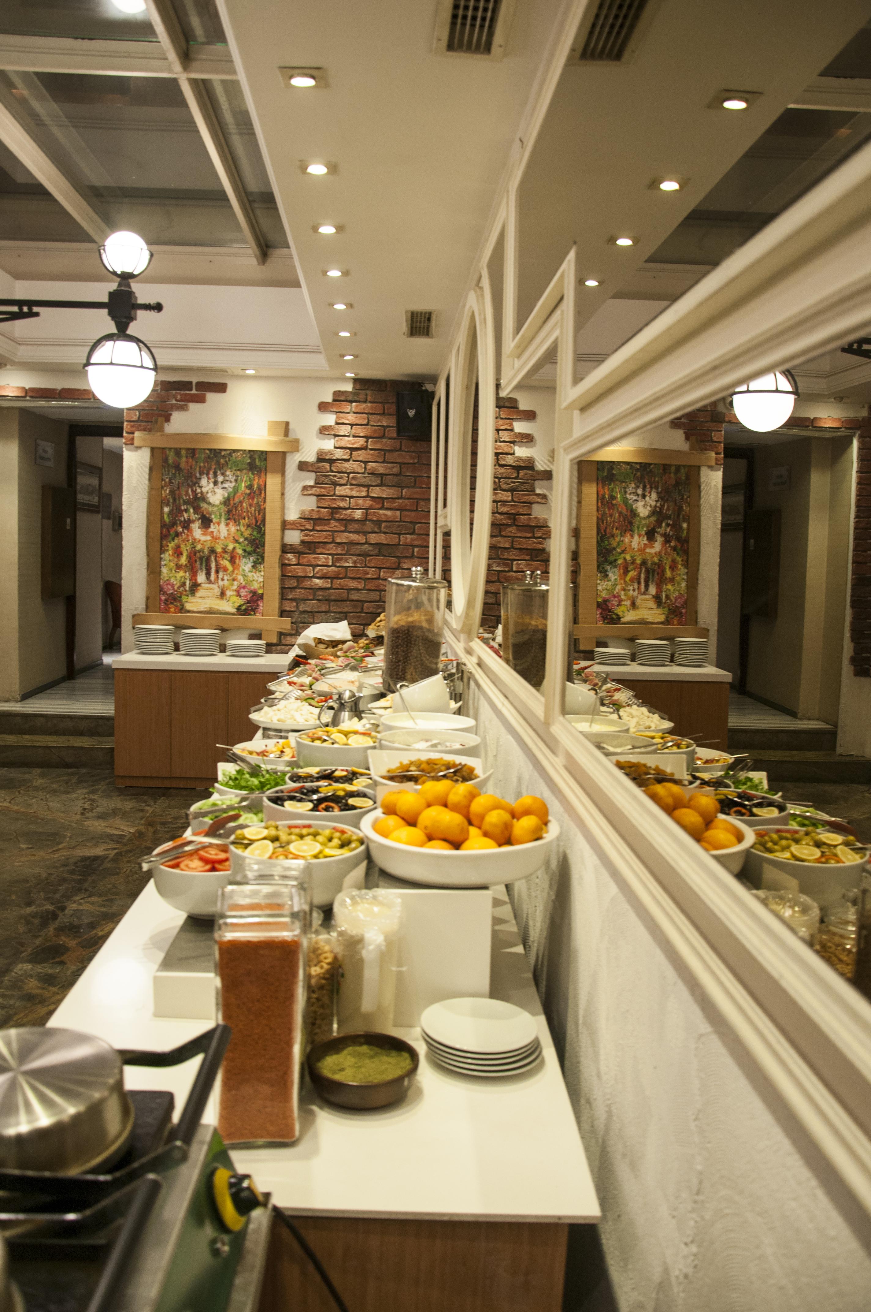 Pera Tulip Hotel & Spa Стамбул Экстерьер фото