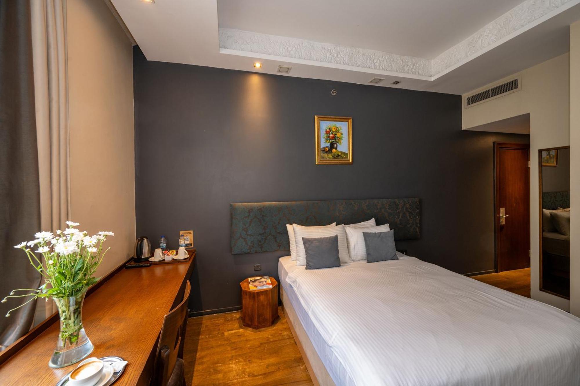 Pera Tulip Hotel & Spa Стамбул Экстерьер фото