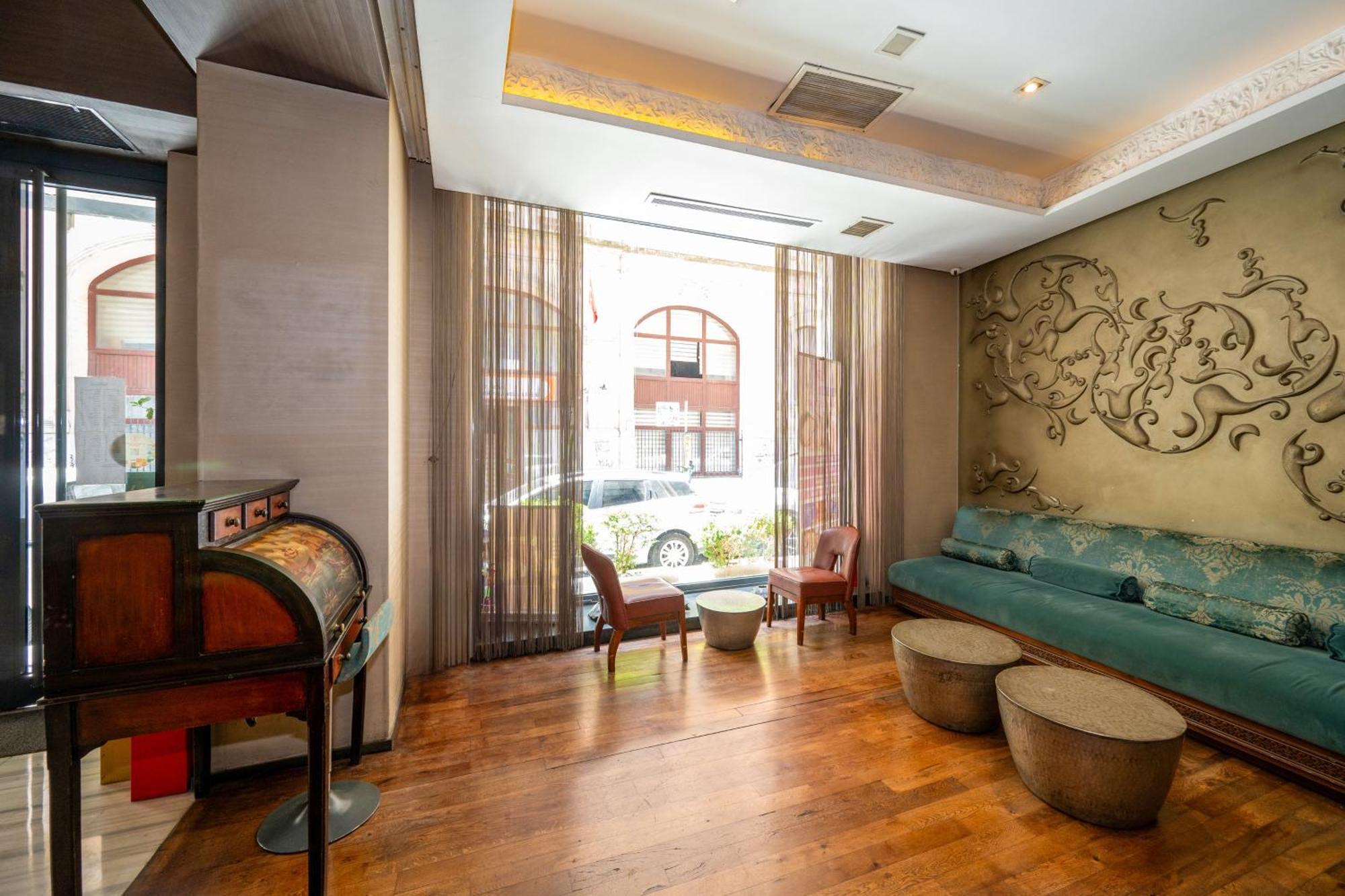 Pera Tulip Hotel & Spa Стамбул Экстерьер фото