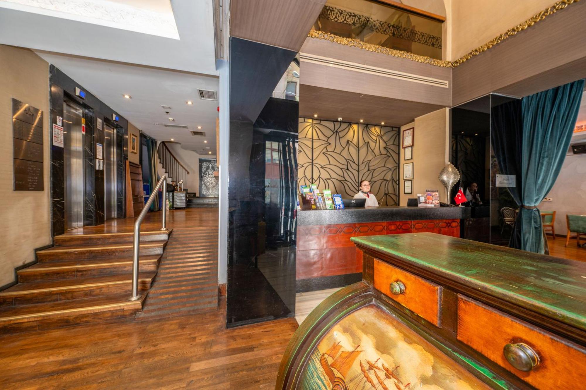 Pera Tulip Hotel & Spa Стамбул Экстерьер фото