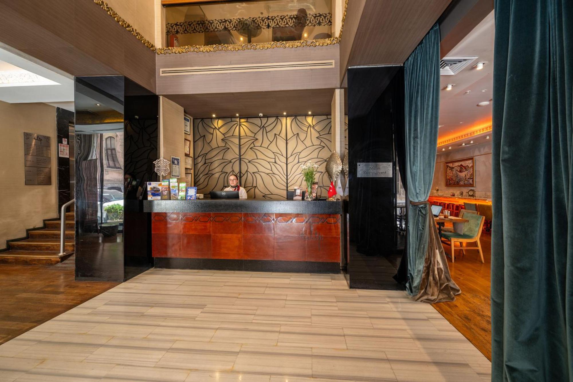 Pera Tulip Hotel & Spa Стамбул Экстерьер фото