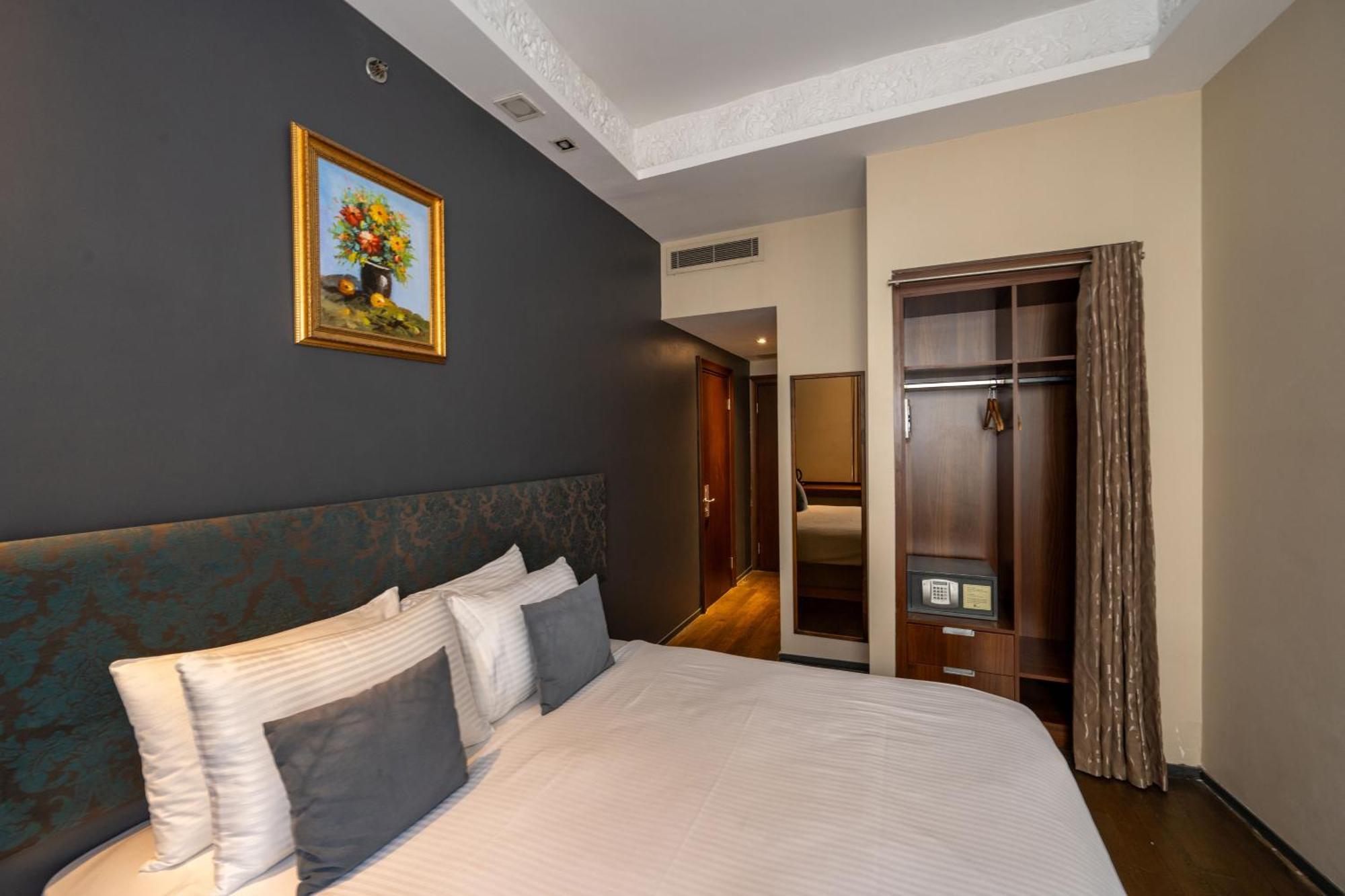 Pera Tulip Hotel & Spa Стамбул Экстерьер фото