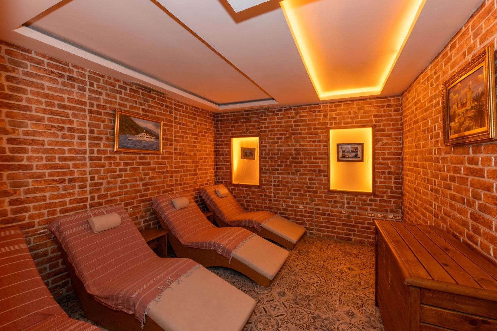 Pera Tulip Hotel & Spa Стамбул Экстерьер фото