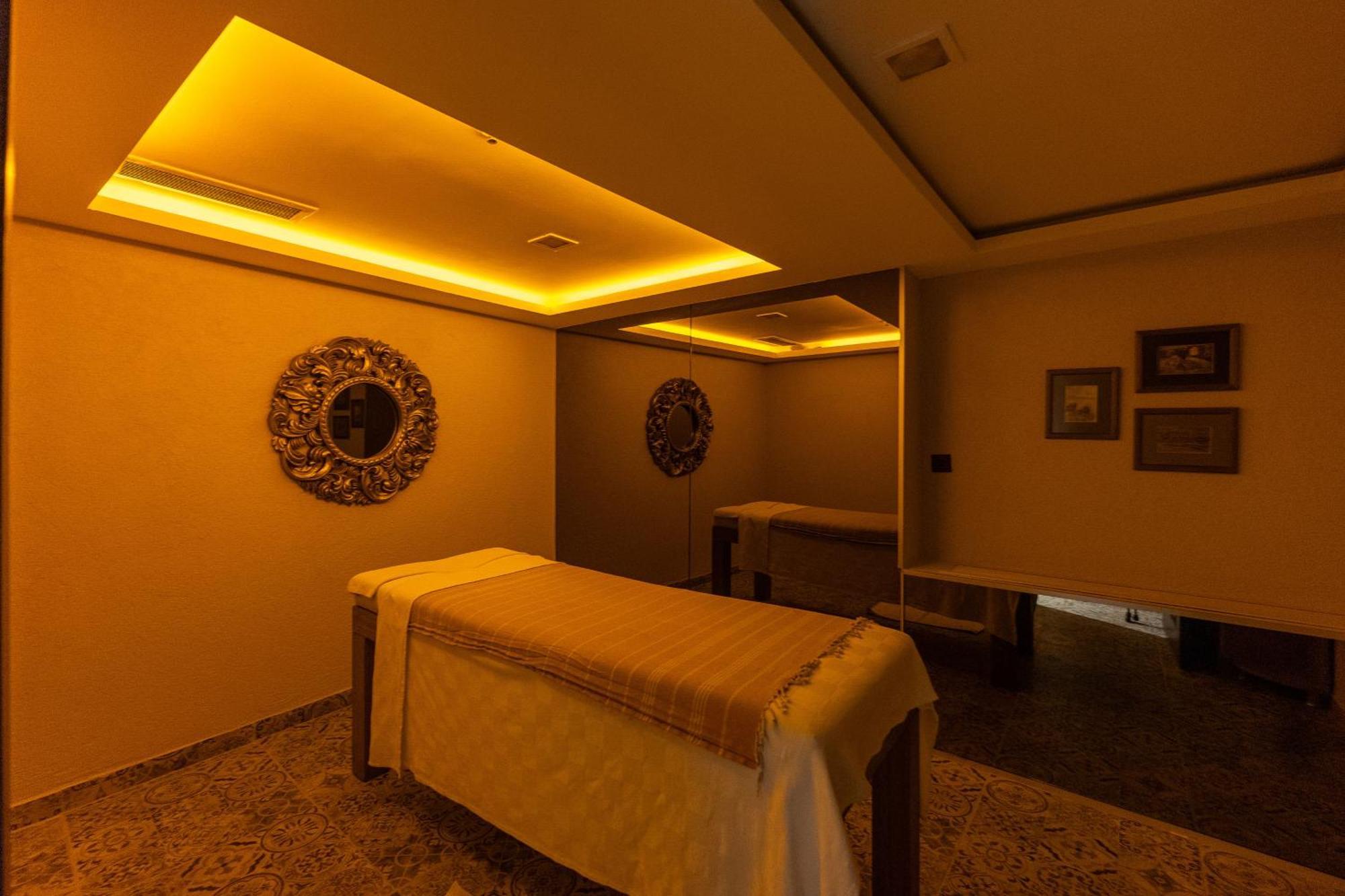 Pera Tulip Hotel & Spa Стамбул Экстерьер фото